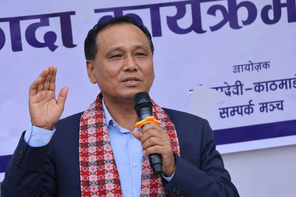 कार्यक्रमलाई सम्बोधन गर्दै उज्यालो नेपाल पार्टीका अध्यक्ष कुलमान घिसिङ