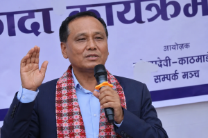 कार्यक्रमलाई सम्बोधन गर्दै उज्यालो नेपाल पार्टीका अध्यक्ष कुलमान घिसिङ