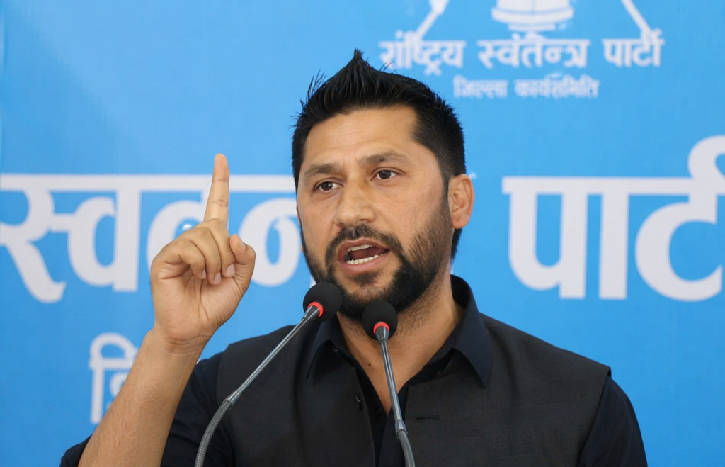 रास्वपा सभापति रवि लामिछाने सम्बोधन गर्दै