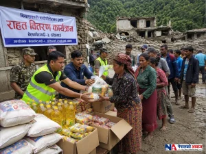 विनाशकारी बाढीपीडितका लागि राहत सामग्री सङ्कलन